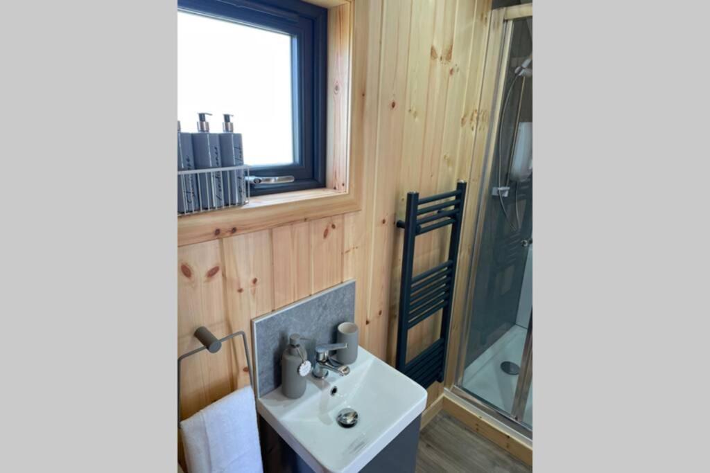 Allt Yelkie Pod Tri, Earlish Bagian luar foto